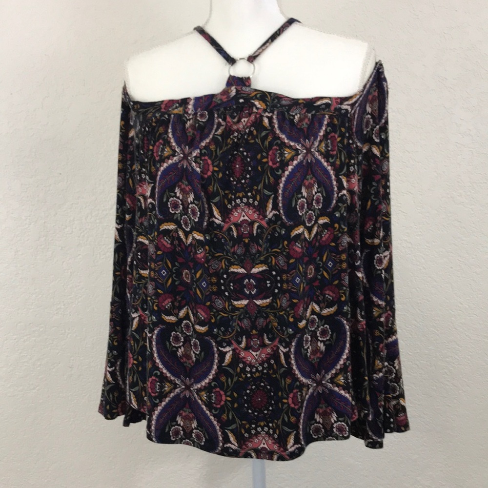 Miss Tops Studio | Blouse.    E